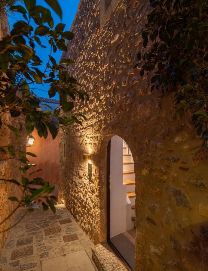 Kalnterimi Guesthouses Монемвазия Экстерьер фото