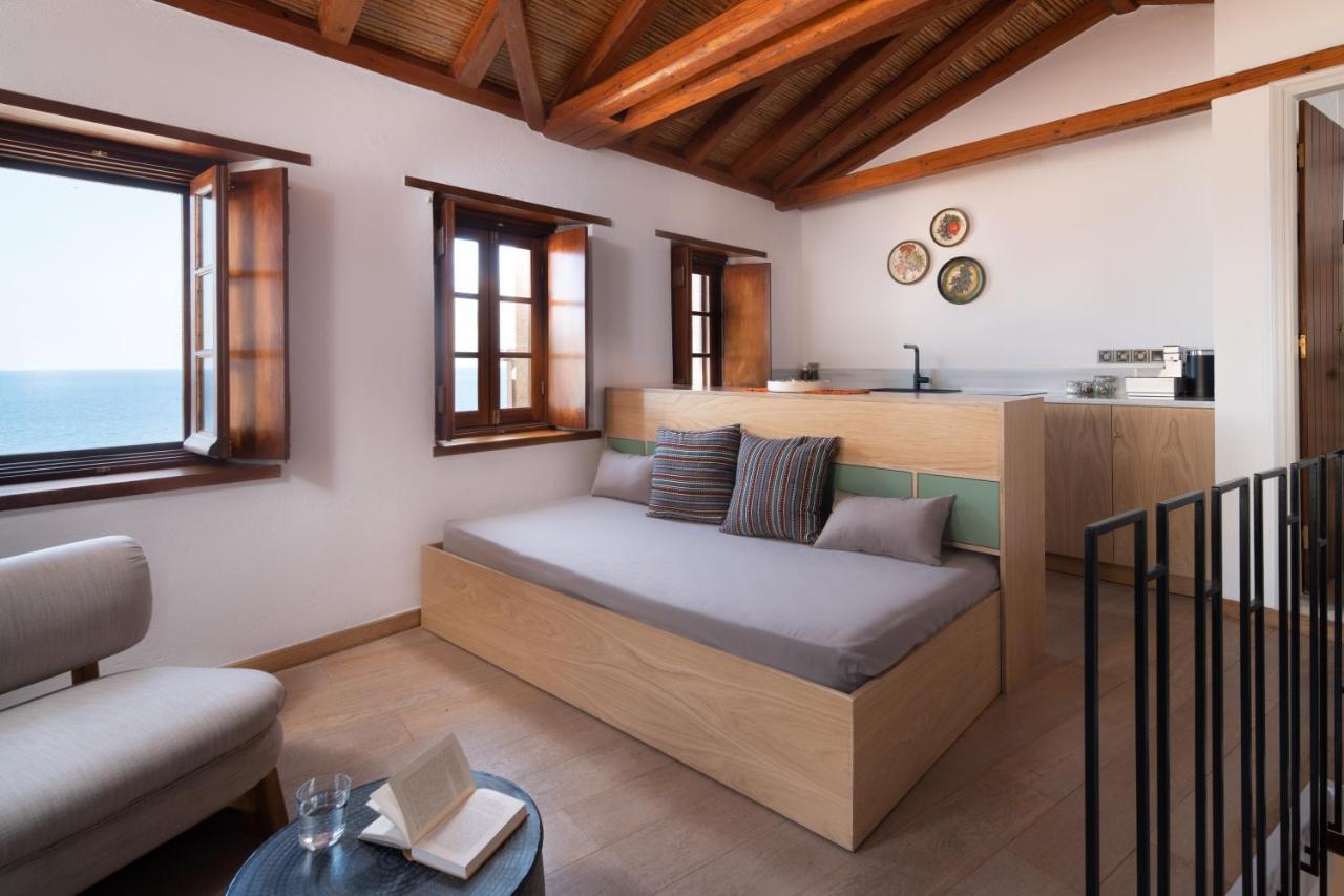 Kalnterimi Guesthouses Монемвазия Экстерьер фото
